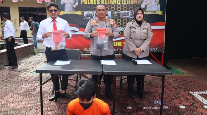 Polres RL Rilis Oknum Mahasiswa Simpan Dua Paket Sabu